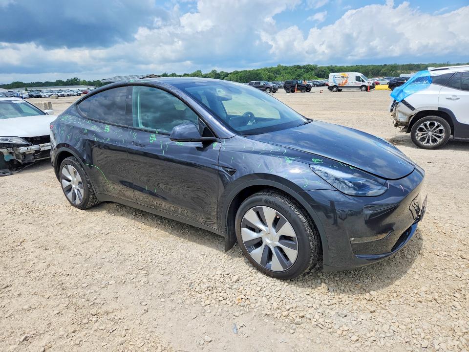 2024 Tesla Model y VIN 7SAYGDEE0RF987856 COPART salvage auction — HAIL, Ks - Cert Of Title-Salvage, sold $200 on 2026-07-30 (photo 4)