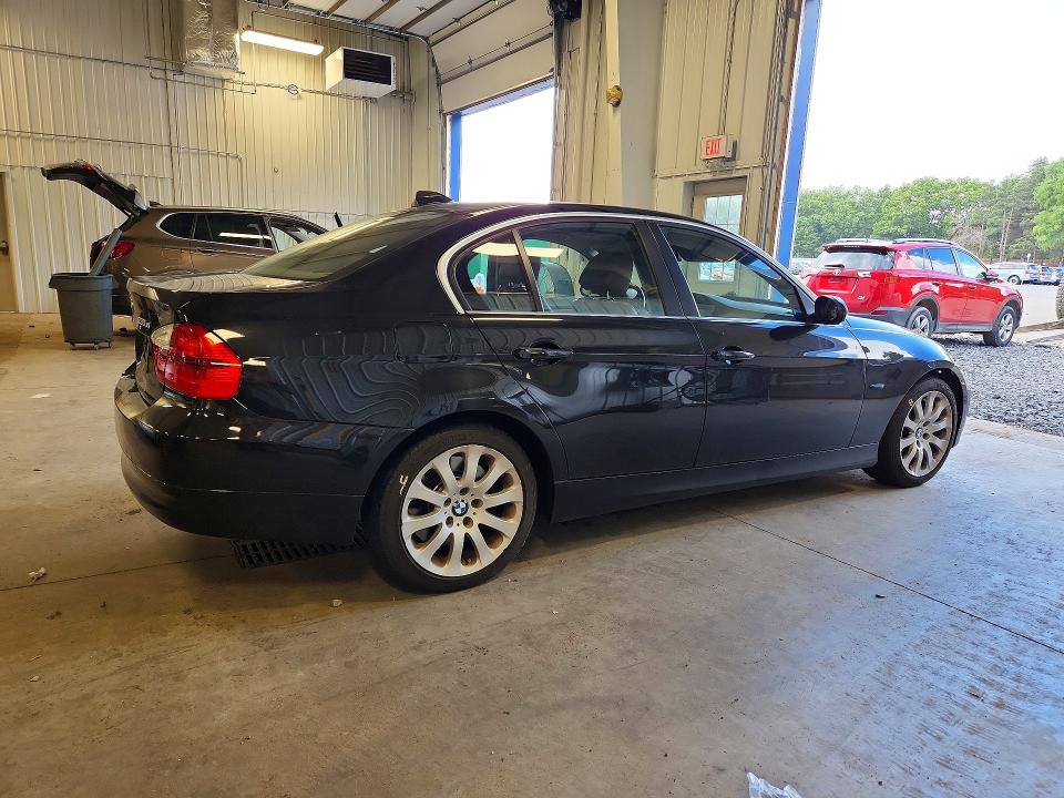 2006 BMW 3 series VIN WBAVD33536KV64173 COPART salvage auction — FRONT END, MN - CERT OF TITLE-PRIOR SALVAGE, sold $525 on 2026-07-28 (photo 3)