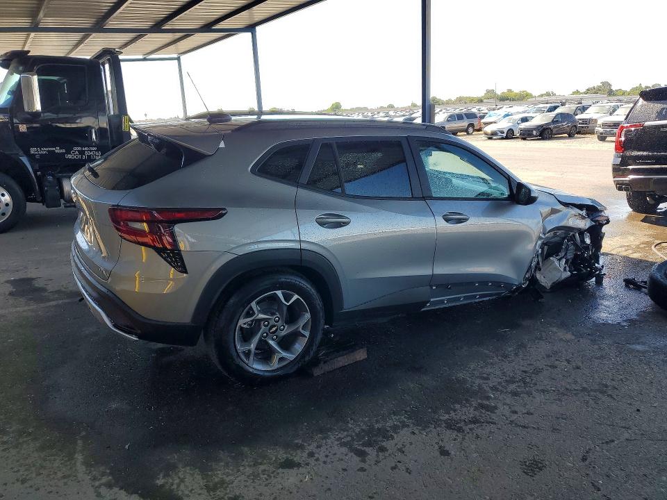 2026 Chevrolet Trax VIN KL77LHEP5TC189500 COPART salvage auction — FRONT END, CA - NON-REPAIRABLE VEHICLE CERT, sold $3,500 on 2026-07-20 (photo 3)