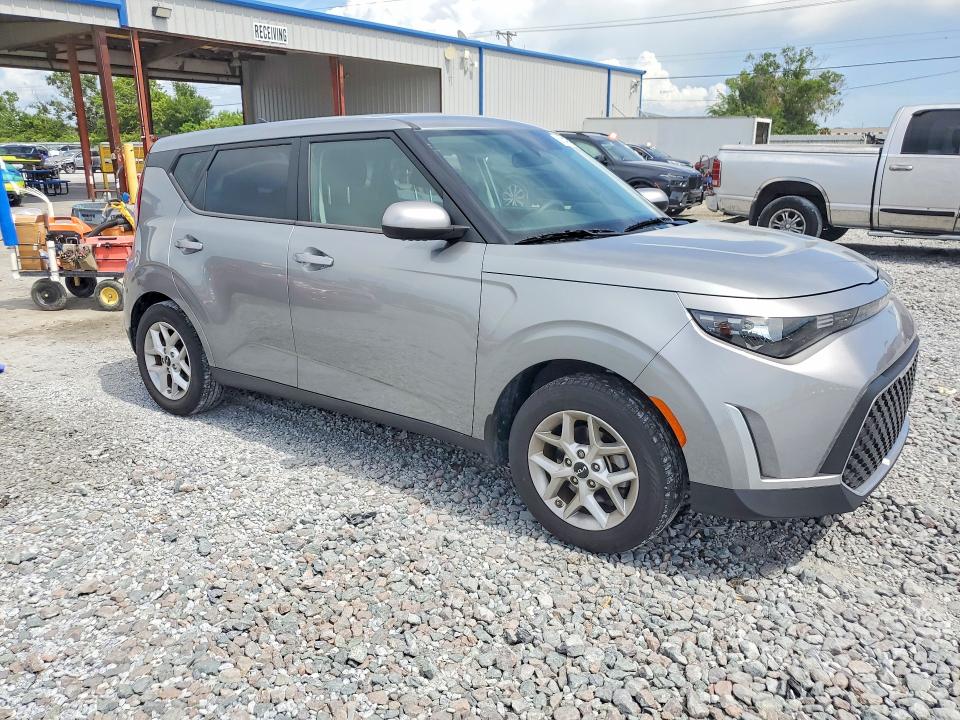 2024 Kia Soul VIN KNDJ23AU6R7920365 COPART salvage auction — SIDE, Salvage Title, sold $3,000 on 2026-07-24 (photo 4)