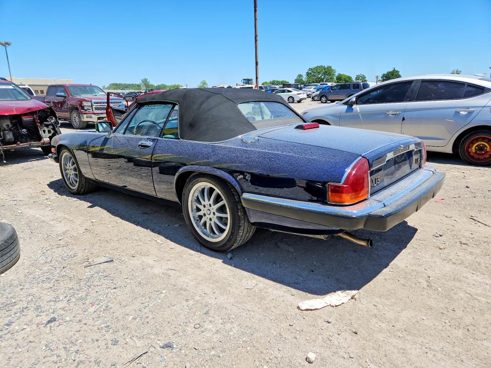 1988 Jaguar Xjs VIN SAJNV5847JC143475 COPART salvage auction — MINOR DENT/SCRATCHES, Nj - Certificate Of Title, sold $2,250 on 2026-07-28 (photo 2)