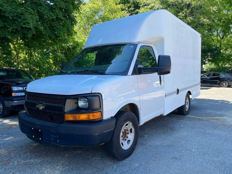 2014 Chevrolet Express VIN 1GB0G2CG8E1143526 COPART salvage auction — NORMAL WEAR, Me - Certificate Of Title (P), sold $1,700 on 2026-07-08 (photo 2)