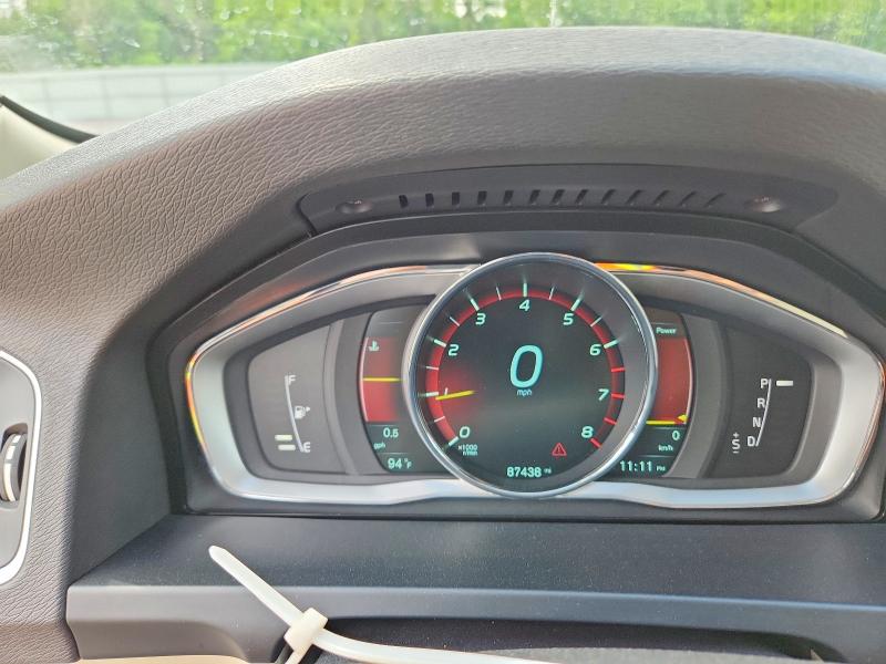 2015 Volvo V60 VIN YV140MEC2F1213623 COPART salvage auction — SIDE, WI - CERTIFICATE OF TITLE, sold $825 on 2026-07-27 (photo 9)