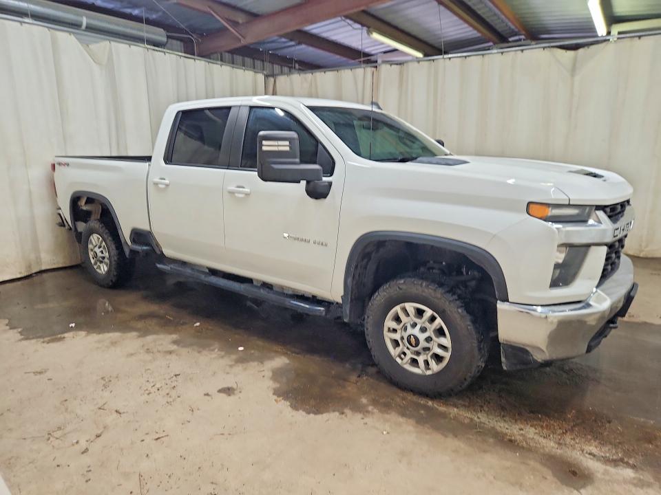 2023 Chevrolet Silverado VIN 2GC1YNE70P1701488 COPART salvage auction — MINOR DENT/SCRATCHES, La - Certificate Of Title, sold $13,200 on 2026-07-09 (photo 4)