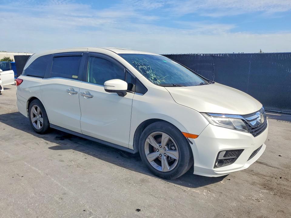 2018 Honda VIN 5FNRL6H77JB055308 COPART salvage auction — MINOR DENT/SCRATCHES, In - Certificate Of Title, sold $7,700 on 2026-07-02 (photo 4)