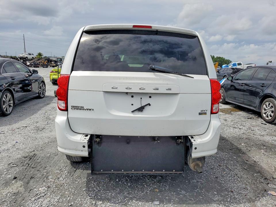 2016 Dodge Grand caravan VIN 2C4RDGCGXGR180794 COPART salvage auction — FRONT END, Fl - Certificate Of Title, sold $1,050 on 2026-07-06 (photo 6)