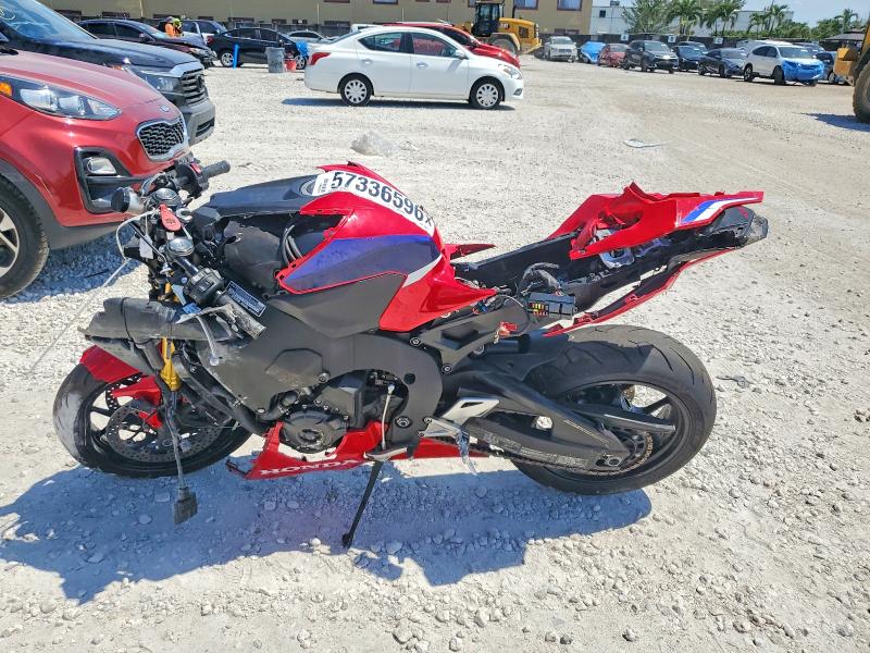 2022 Honda Cbr VIN JH2SC7717NK500070 COPART salvage auction — ROLLOVER, Fl - Certificate Of Destruction, sold $2,950 on 2026-07-10 (photo 3)