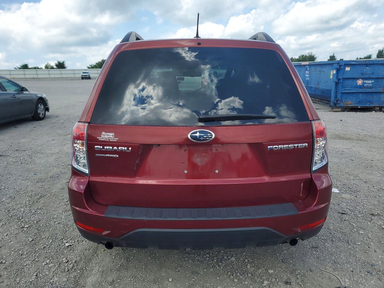2013 Subaru Forester VIN JF2SHADC5DH412483 COPART salvage auction — Side, KY - CERT OF TITLE-SALVAGE, sold $425 on 2026-07-09 (photo 6)