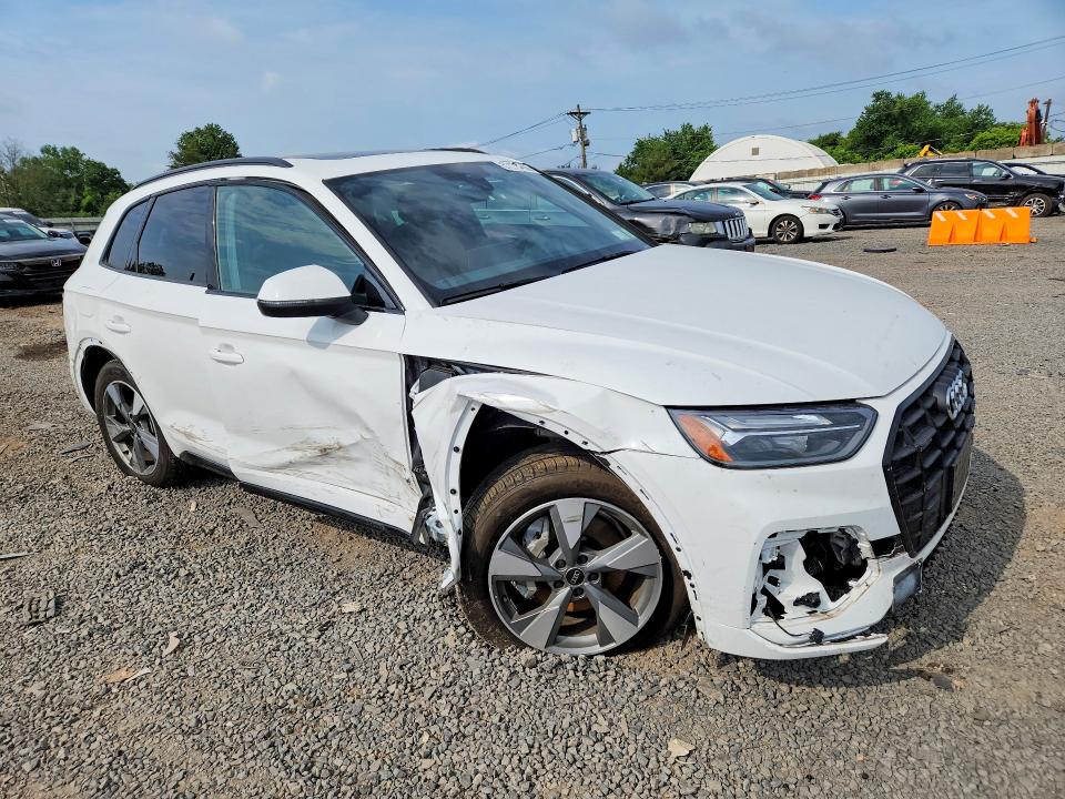 2025 Audi Q5 VIN WA1ABAFY3S2038020 COPART salvage auction — SIDE, Nj - Cert Of Title-Salvage, sold $4,100 on 2026-07-21 (photo 4)