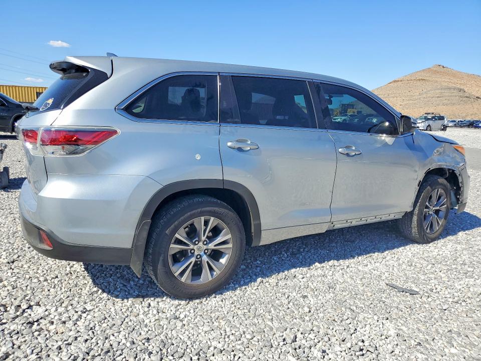 2015 Toyota Highlander VIN 5TDBKRFH1FS200427 COPART salvage auction — FRONT END, Nv - Salvage Title, sold $4,600 on 2026-07-29 (photo 3)