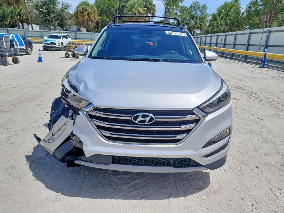 2017 Hyundai VIN KM8J33A29HU346822 COPART salvage auction — FRONT END, Fl - Cert Of Title Slvg Rebuildable, sold $5,100 on 2026-07-15 (photo 5)