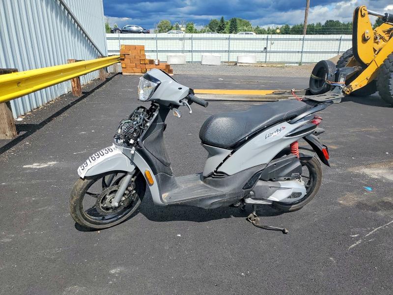 2022 Piaggio VIN ZAPM898G1N7003194 COPART salvage auction — FRONT END, Or - Salvage Title Certificate, sold $80 on 2026-07-09 (photo 3)