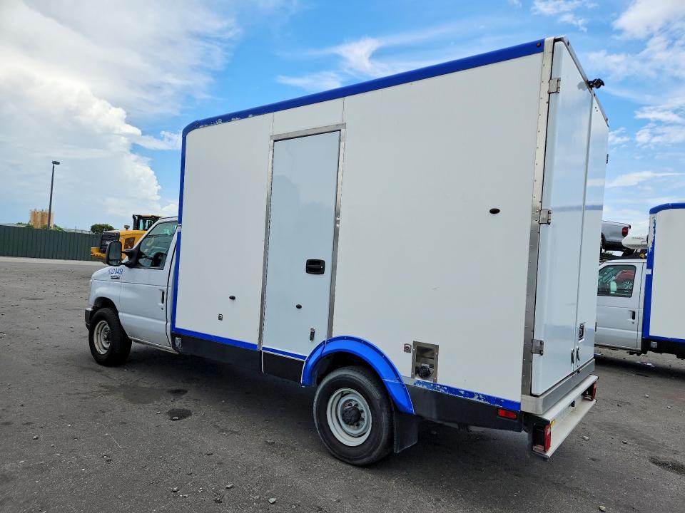 2023 Ford Econoline VIN 1FDWE3FK9PDD08479 COPART salvage auction — MINOR DENT/SCRATCHES, Fl - Certificate Of Title, sold $11,500 on 2026-07-29 (photo 2)