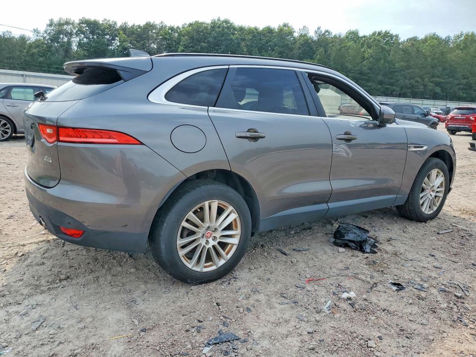 2017 Jaguar F-pace VIN SADCK2BV8HA054264 COPART salvage auction — NORMAL WEAR, Wv - Certificate Of Title, sold $1,700 on 2026-07-27 (photo 3)