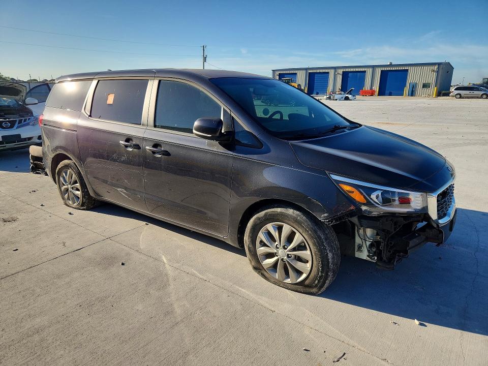 2021 Kia SEDONA VIN KNDMB5C18M6673831 COPART salvage auction — FRONT END, Tx - Certificate Of Title, sold $2,450 on 2026-07-10 (photo 4)