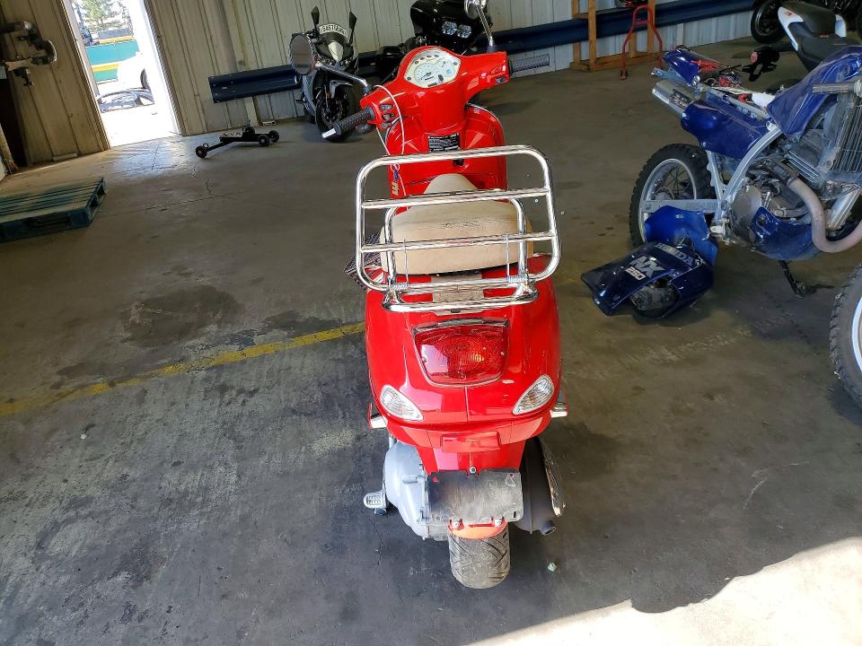 2006 Vespa Lx VIN ZAPM448F665002254 COPART salvage auction — SIDE, Co - Public - Salvage Title, sold $325 on 2026-07-09 (photo 4)