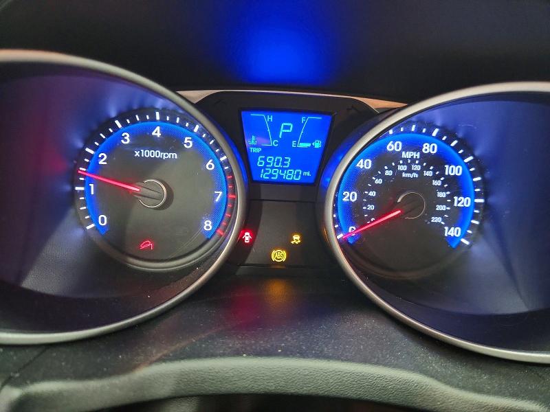 2014 Hyundai Tucson VIN KM8JUCAG5EU863636 COPART salvage auction — FRONT END, Va - Certificate Of Title, sold $1,850 on 2026-07-02 (photo 9)