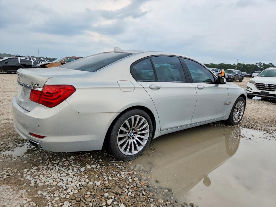 2011 BMW 7 series VIN WBAKA4C56BC612674 COPART salvage auction — MINOR DENT/SCRATCHES, Tx - Certificate Of Title (P), sold $1,400 on 2026-08-04 (photo 3)