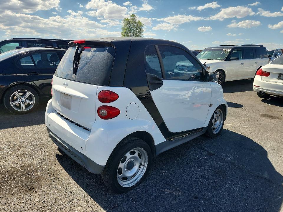 2015 Smart Fortwo VIN WMEEJ3BA4FK806013 COPART salvage auction — MECHANICAL, Nv - Lien Papers, Clean Title, sold $600 on 2026-07-29 (photo 3)
