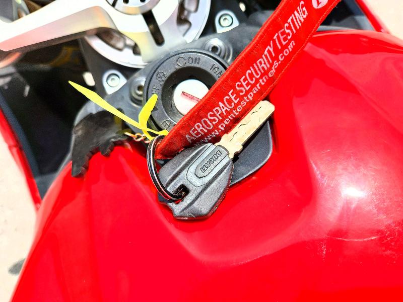 2012 Ducati Panigale VIN ZDM14BPW1CB004845 COPART salvage auction — MECHANICAL, Mo - Salvage Certificate Of Title, sold $3,400 on 2026-07-09 (photo 8)