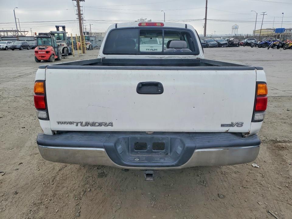 2002 Toyota Tundra VIN 5TBRT341X2S280490 COPART salvage auction — MINOR DENT/SCRATCHES, Ca - Dis/Dlr/Exp Only Clean Title, sold $1,400 on 2026-07-06 (photo 6)