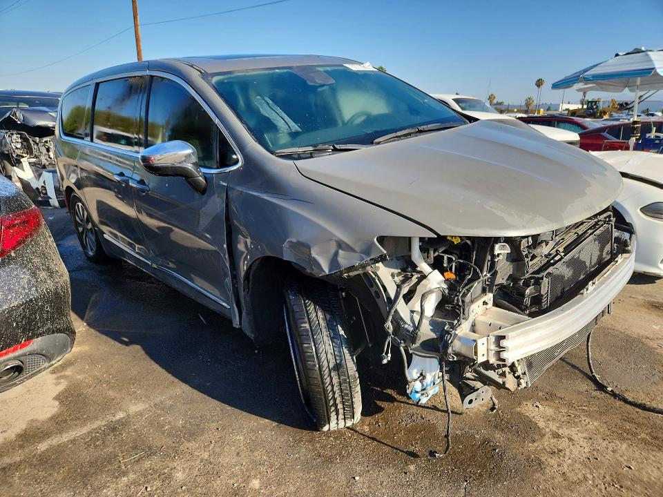 2023 Chrysler Pacifica VIN 2C4RC1S74PR614810 COPART salvage auction — UNDERCARRIAGE, CA - CERTIFICATE OF TITLE, sold $900 on 2026-07-28 (photo 4)
