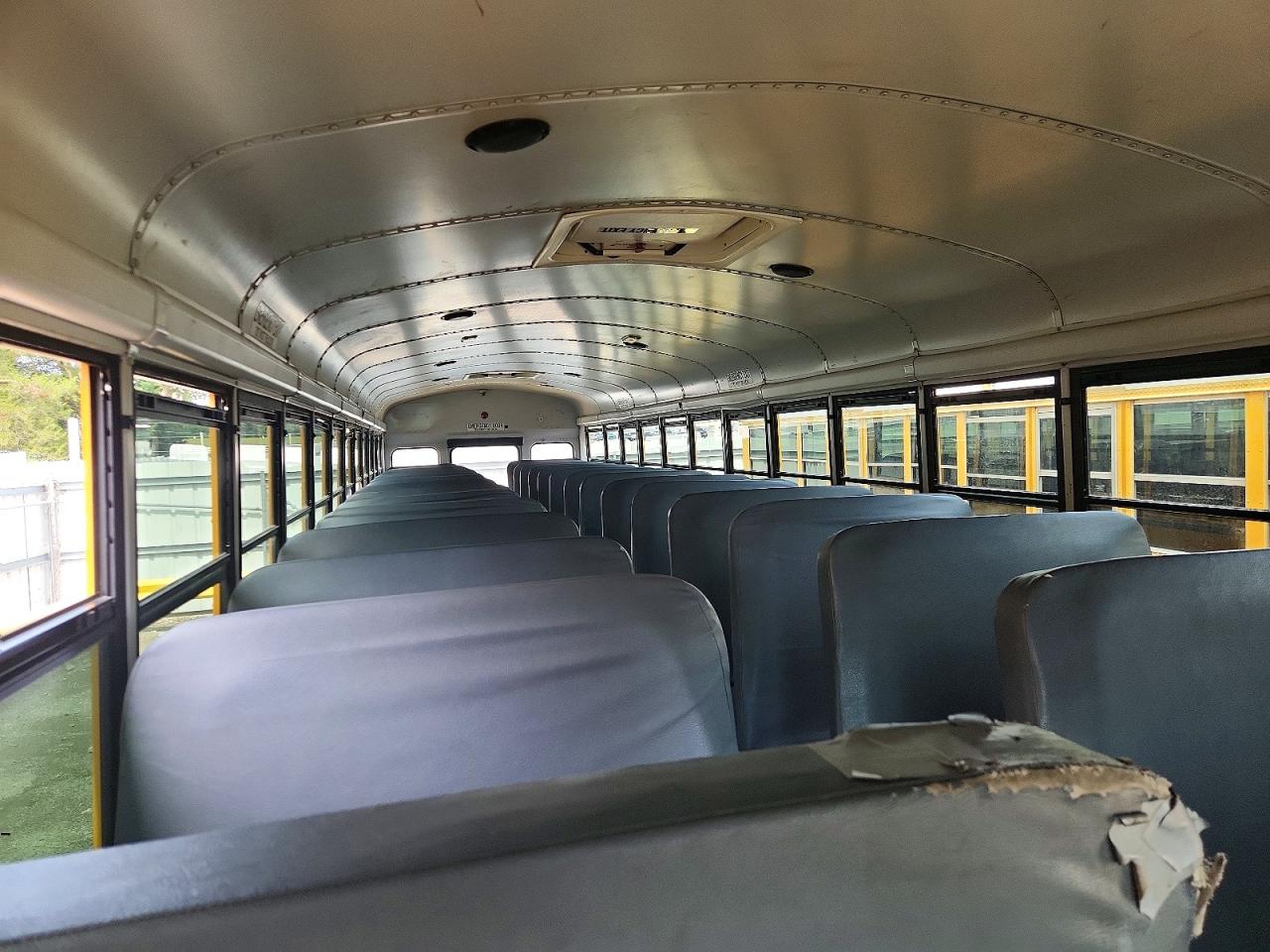 2012 Thomas Saf-t-line VIN 1T88S4E21C1148265 COPART salvage auction — Minor Dent/Scratches, TN - CERTIFICATE OF TITLE, sold $2,000 on 2026-09-08 (photo 6)