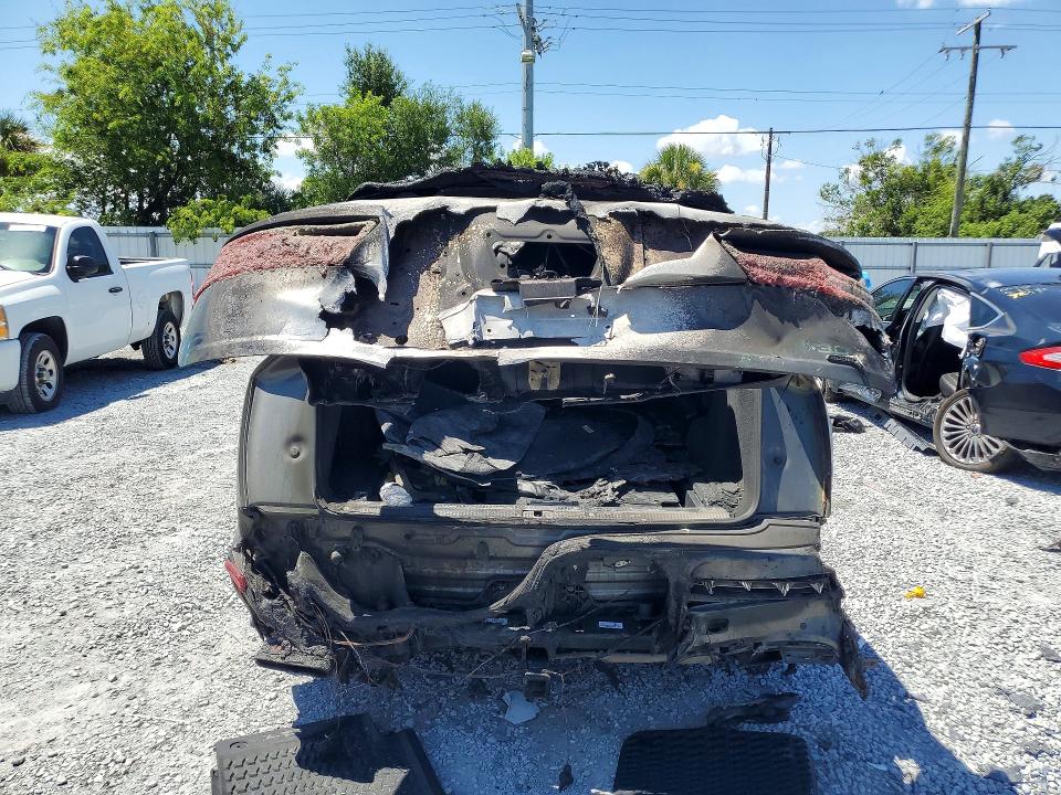 2017 Audi Q7 VIN WA1LAAF72HD017739 COPART salvage auction — BURN, Fl - Cert Of Title Slvg Rebuildable, sold $4,900 on 2026-07-10 (photo 6)