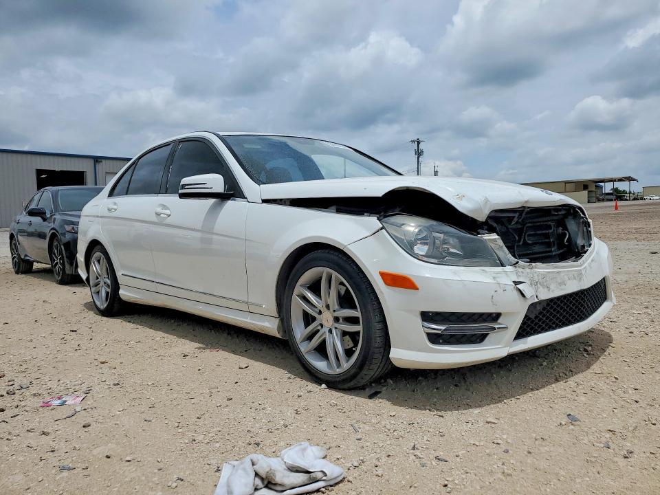 2014 Mercedes-benz C-klasse VIN WDDGF4HB0ER313195 COPART salvage auction — FRONT END, Tx - Salvage Vehicle Title, sold $975 on 2026-07-23 (photo 4)