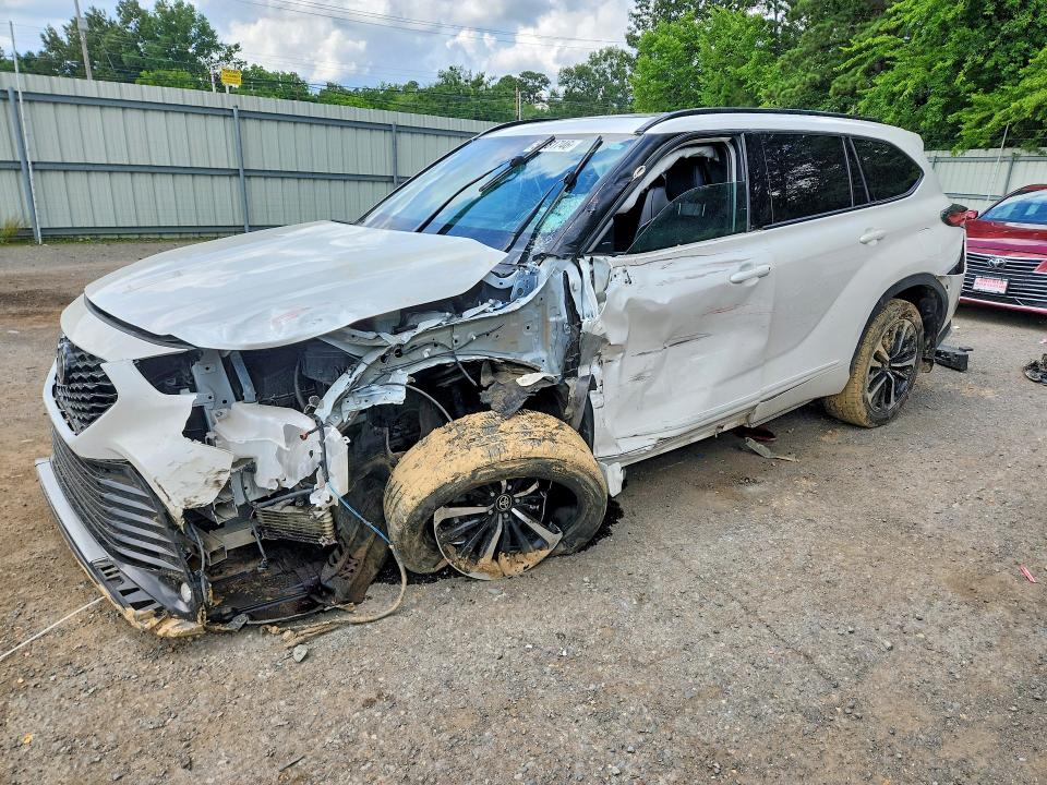 2021 Toyota Highlander VIN 5TDLZRAH6MS066485 COPART salvage auction — ALL OVER, LA - CERT OF TITLE-SALVAGE, sold $8,000 on 2026-07-16 (photo 1)