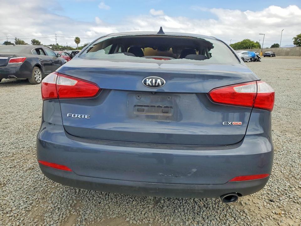 2016 Kia Forte VIN KNAFX4A89G5589934 COPART salvage auction — BURN, Ca - Salvage Certificate, sold $325 on 2026-07-24 (photo 6)