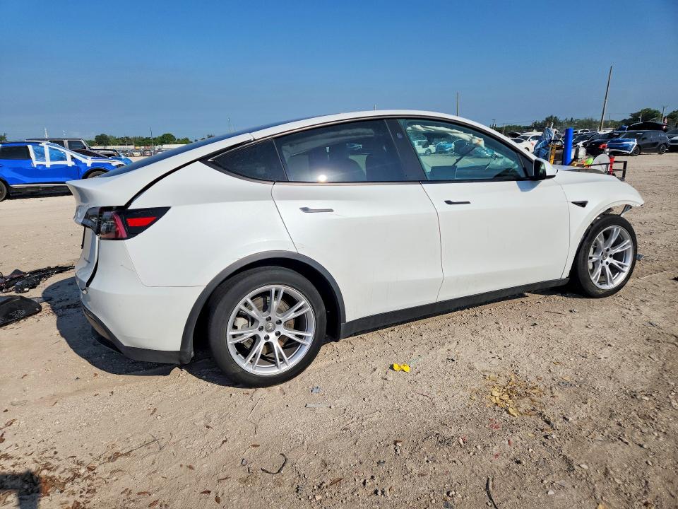 2023 Tesla Model y VIN 7SAYGAEE8PF933944 COPART salvage auction — FRONT END, Fl - Certificate Of Destruction, sold $8,400 on 2026-09-01 (photo 3)