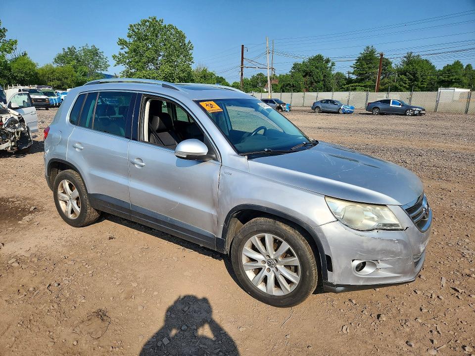 2010 Volkswagen Tiguan VIN WVGBV7AX1AW001912 COPART salvage auction — FRONT END, Pa - Reconstructed Clean, sold $375 on 2026-08-05 (photo 4)