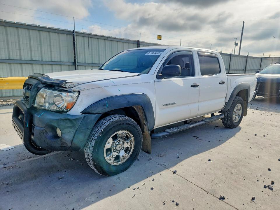 2011 Toyota Tacoma VIN 5TFJU4GNXBX005881 COPART salvage auction — FRONT END, Tx - Salvage Vehicle Title, sold $6,100 on 2026-07-31 (photo 1)