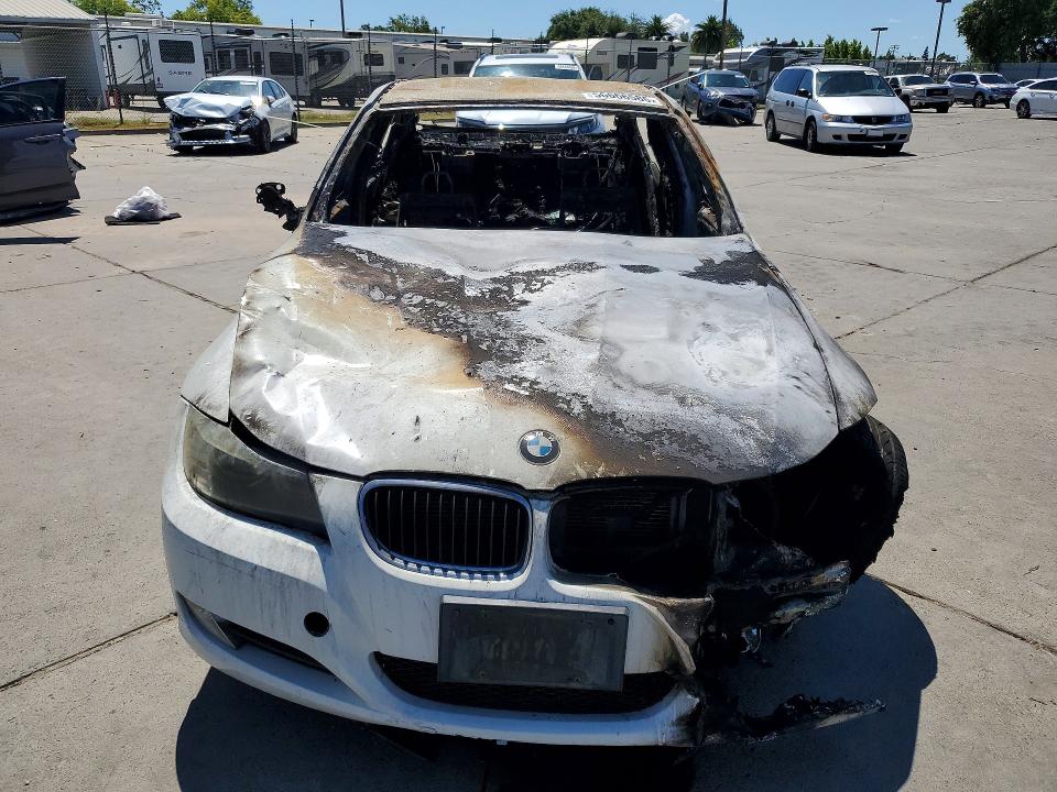2011 BMW VIN WBAPH5G59BNM79950 COPART salvage auction — BURN, CA - NON-REPAIRABLE VEHICLE CERT, sold $100 on 2026-07-27 (photo 5)