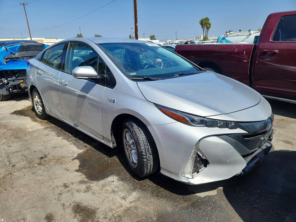 2018 Toyota Prius prime VIN JTDKARFP4J3104358 COPART salvage auction — SIDE, CA - CERTIFICATE OF TITLE, sold $2,100 on 2026-07-21 (photo 4)