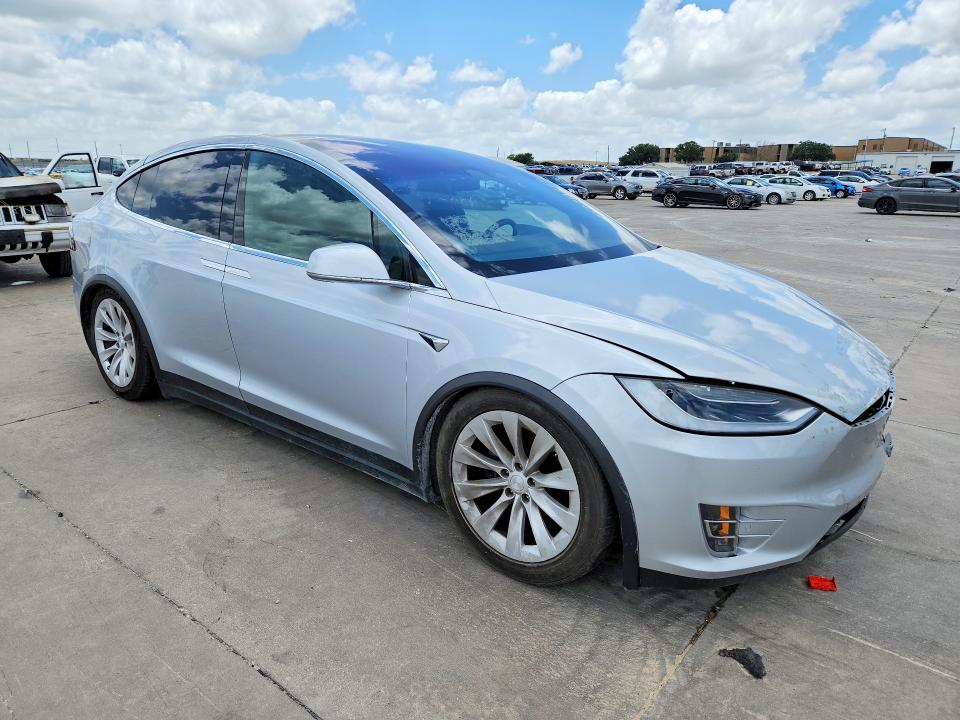 2018 Tesla Model x VIN 5YJXCDE21JF101252 COPART salvage auction — FRONT END, Tx - Certificate Of Title (P), sold $6,000 on 2026-07-02 (photo 4)
