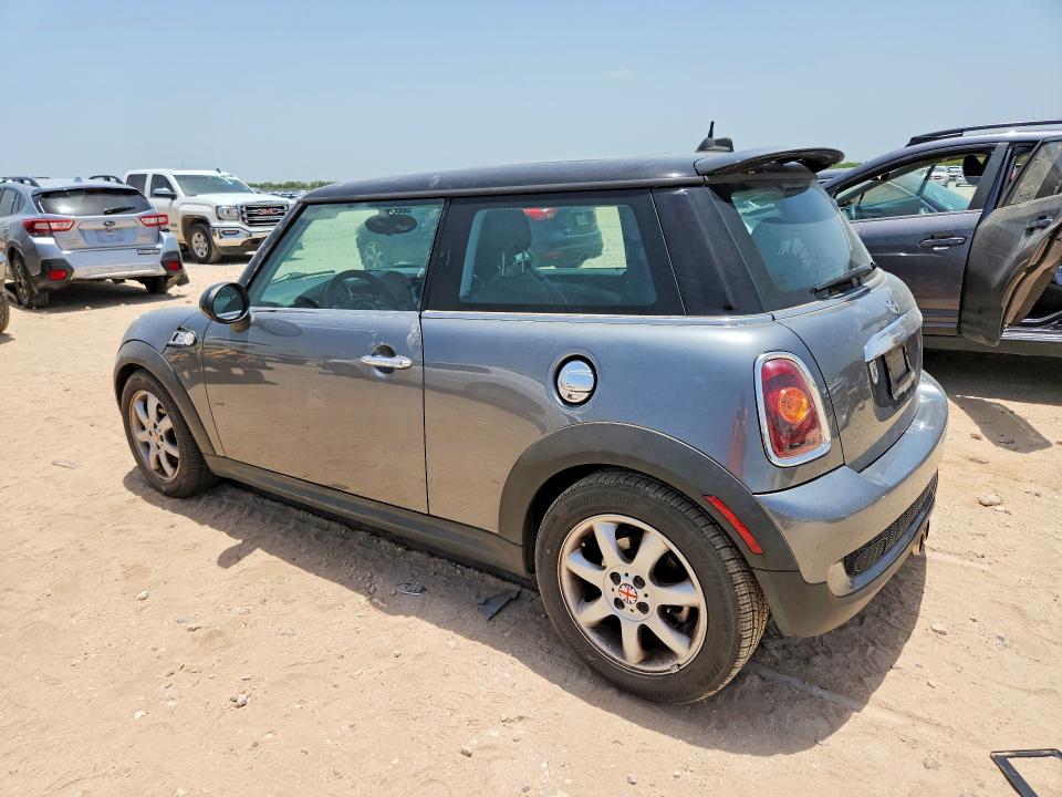 2009 Mini Cooper VIN WMWMF73519TW82914 COPART salvage auction — MECHANICAL, TX - CERTIFICATE OF TITLE, sold $200 on 2026-08-20 (photo 2)