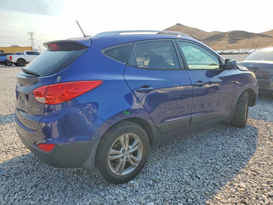 2011 Hyundai Tucson VIN KM8JU3AC6BU125417 COPART salvage auction — FRONT END, Nv - Salvage Title, sold $950 on 2026-07-20 (photo 3)
