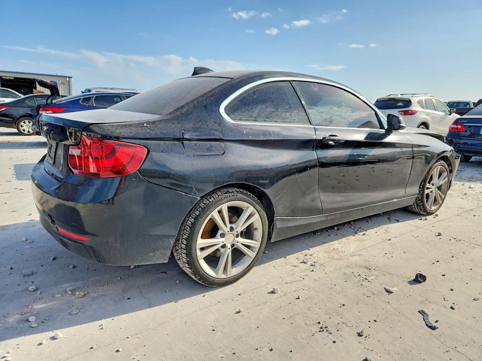 2015 BMW 2er VIN WBA1F5C58FV257391 COPART salvage auction — FRONT END, TX - SALVAGE VEHICLE TITLE, sold $1,150 on 2026-07-31 (photo 3)