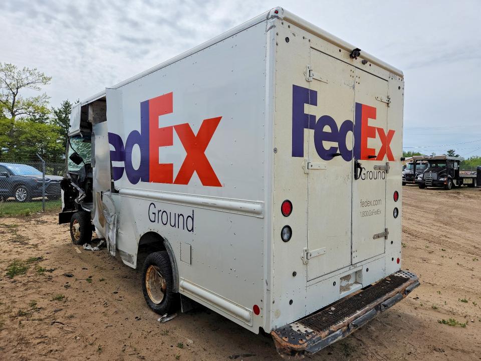 2019 Ford E-450 VIN 1FC3E4K66KDC43587 COPART salvage auction — FRONT END, Mi - Dealer Only Clean Title, sold $3,050 on 2026-07-08 (photo 2)