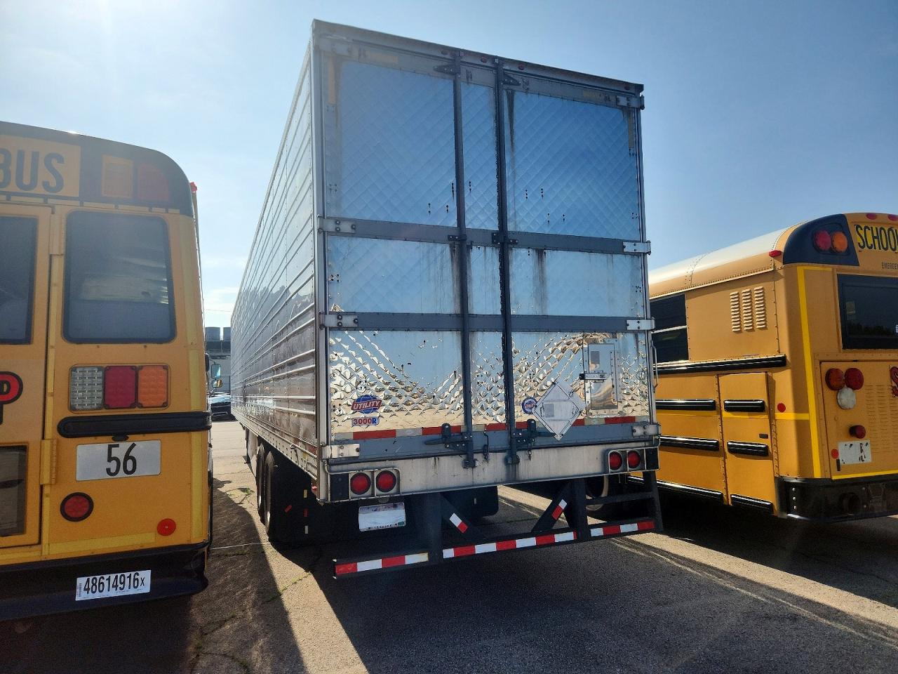 2015 Utility Trailer Manufacture VIN 1UYVS2536FU226819 COPART salvage auction — Minor Dent/Scratches, NE - CERT OF TITLE-SALVAGE, sold $6,300 on 2026-07-09 (photo 3)