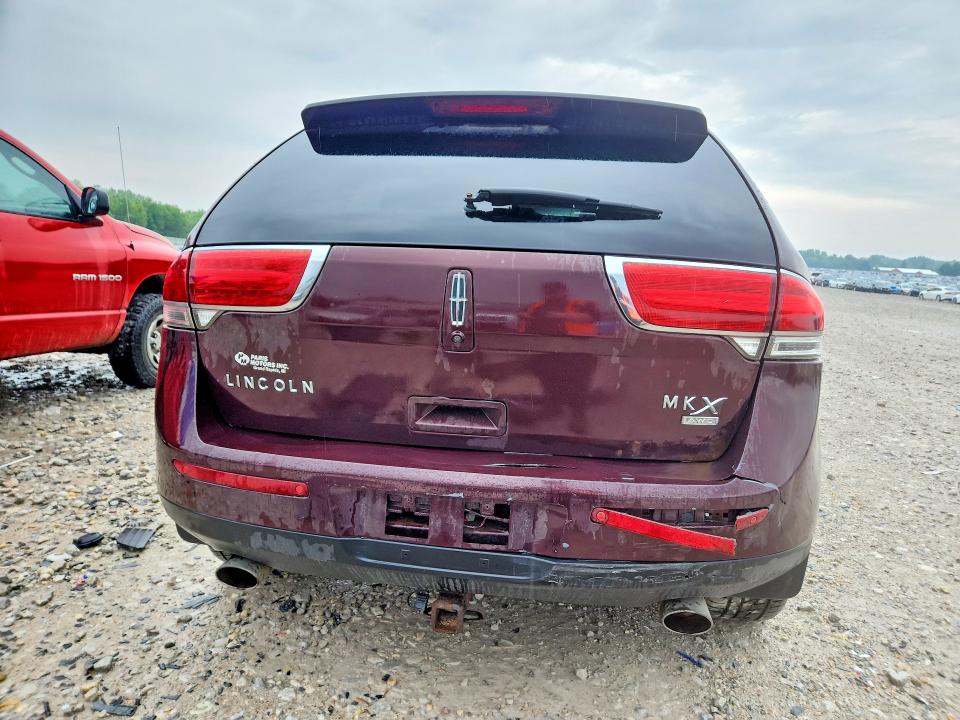 2011 Lincoln Mkx VIN 2LMDJ8JK6BBJ20853 COPART salvage auction — REAR END, Mi - Certificate Of Title, sold $175 on 2026-07-23 (photo 6)