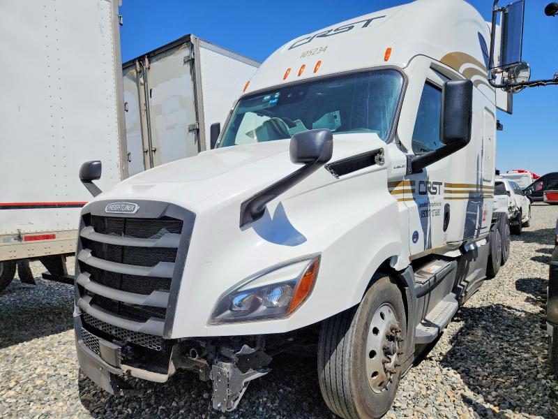 2023 Freightliner Cascadia 126 VIN 3AKJHHDR2PSNP3511 COPART salvage auction — SIDE, IN - DIS/DLR/EXP ONLY CLEAN TITLE, sold $35,750 on 2026-07-07 (photo 2)