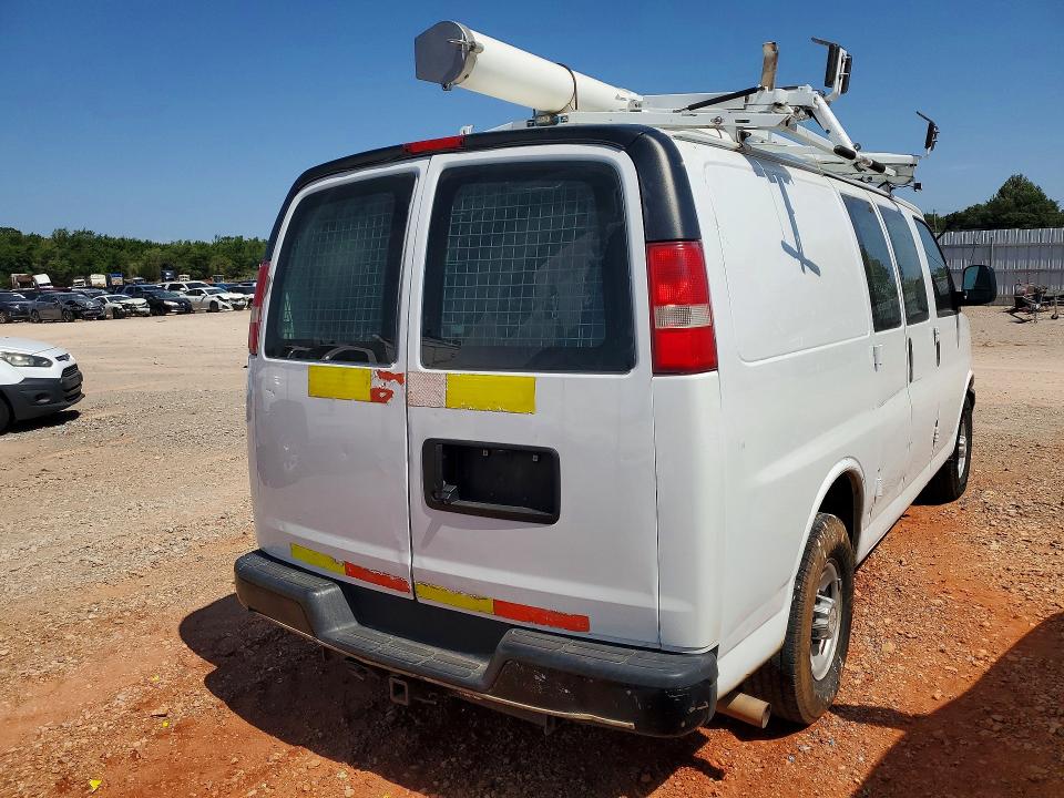 2013 Chevrolet Express 2500 VIN 1GCWGFCA6D1903329 COPART salvage auction — MINOR DENT/SCRATCHES, Ok - Certificate Of Title, sold $1,400 on 2026-07-09 (photo 3)