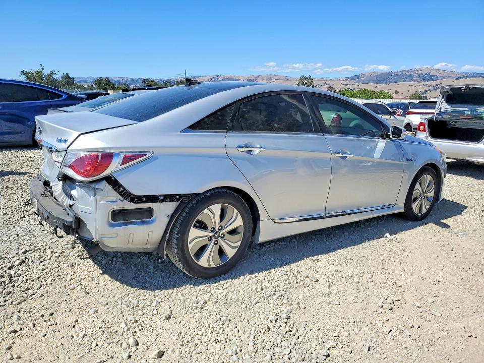 2014 Hyundai Sonata hybrid VIN KMHEC4A48EA109096 COPART salvage auction — REAR END, Ca - Salvage Certificate, sold $400 on 2026-07-07 (photo 3)