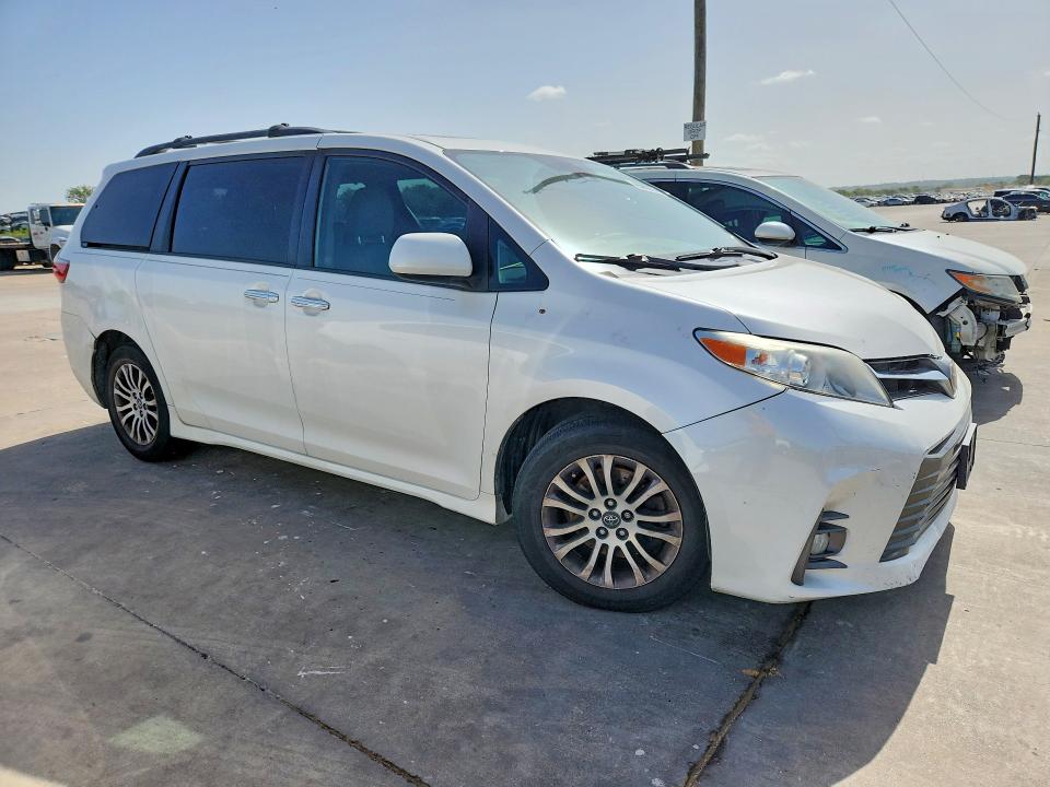 2020 Toyota Sienna VIN 5TDYZ3DC8LS027026 COPART salvage auction — WATER/FLOOD, Tx - Salvage Title-Flood Damage, sold $3,000 on 2026-07-09 (photo 4)