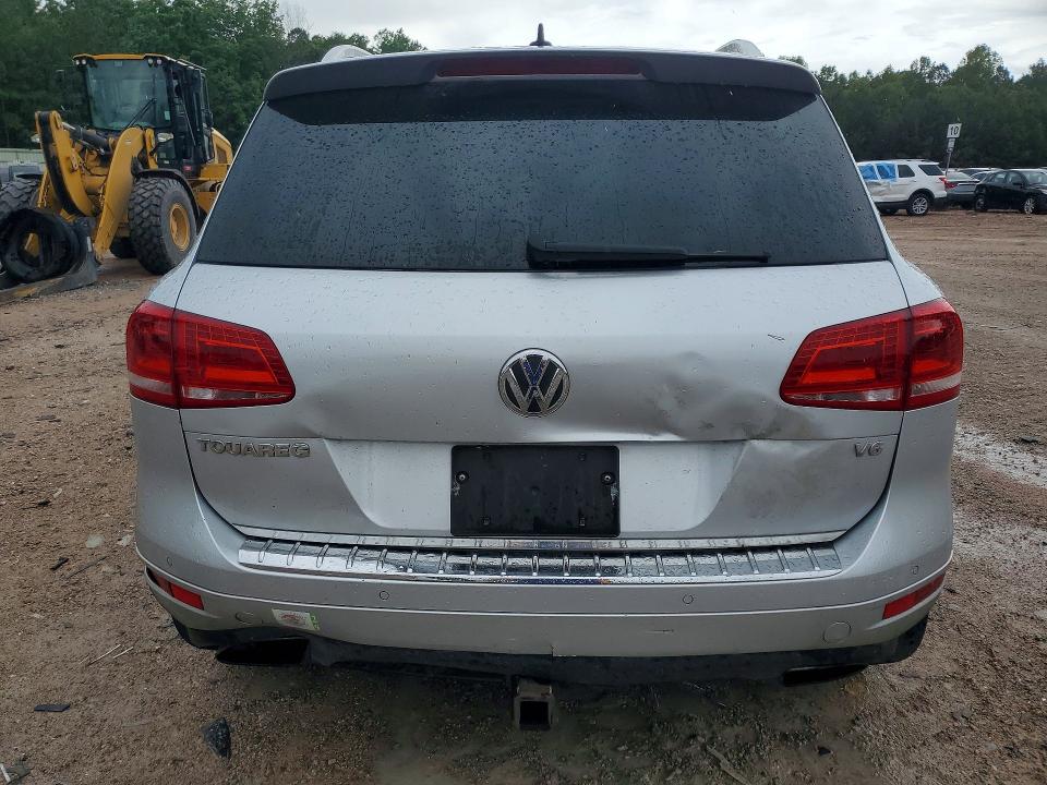 2012 Volkswagen Touareg VIN WVGFF9BP2CD002994 COPART salvage auction — REAR END, Va - Cert Of Title - Salvage, sold $925 on 2026-07-06 (photo 6)