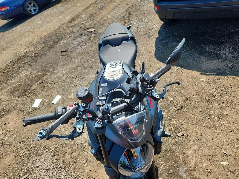 2023 Ducati Monster VIN ZDMMAMDT8PB008201 COPART salvage auction — SIDE, NJ - CERT OF TITLE-SALVAGE, sold $2,200 on 2026-08-06 (photo 5)