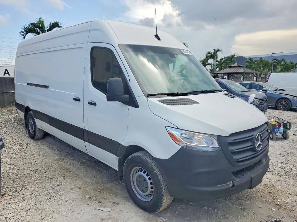 2021 Mercedes-benz VIN W1Y40CHY8MT059634 COPART salvage auction — MINOR DENT/SCRATCHES, Fl - Cert Of Title-Rebuilt, sold $15,100 on 2026-07-20 (photo 4)